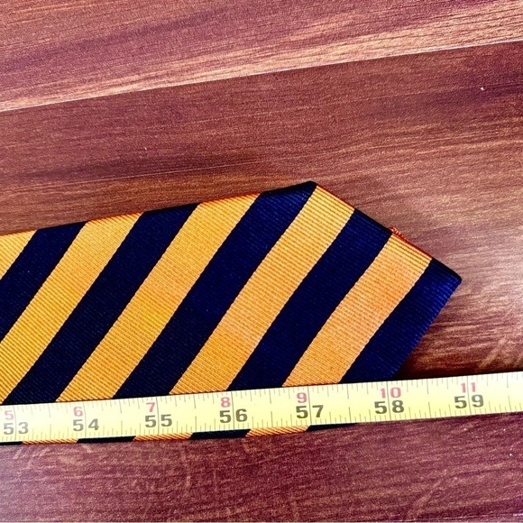 🍂SALE🍂Like New JOS. A. BANK 100% Silk Blue and Orange Striped Repp Necktie - Picture 11 of 11